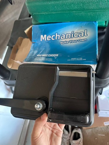 Cigarette rolling machine with - cigarette,